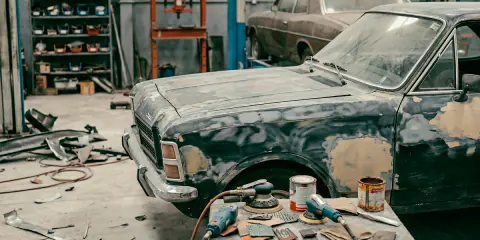 Funilaria e preparação de lataria em veículo na AutoCar Vassoler — oficina em Marialva, PR.